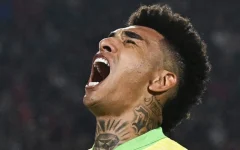 6 CLB Ngoại hạng Anh tranh nhau mua cầu thủ ‘lạ’ của đội tuyển Brazil 6 CLB Ngoại hạng Anh tranh nhau mua cầu thủ ‘lạ’ của đội tuyển Brazil