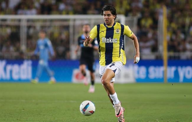 MU đưa Ferdi Kadioglu vào tầm ngắm. MU dua Ferdi Kadioglu vao tam ngam.