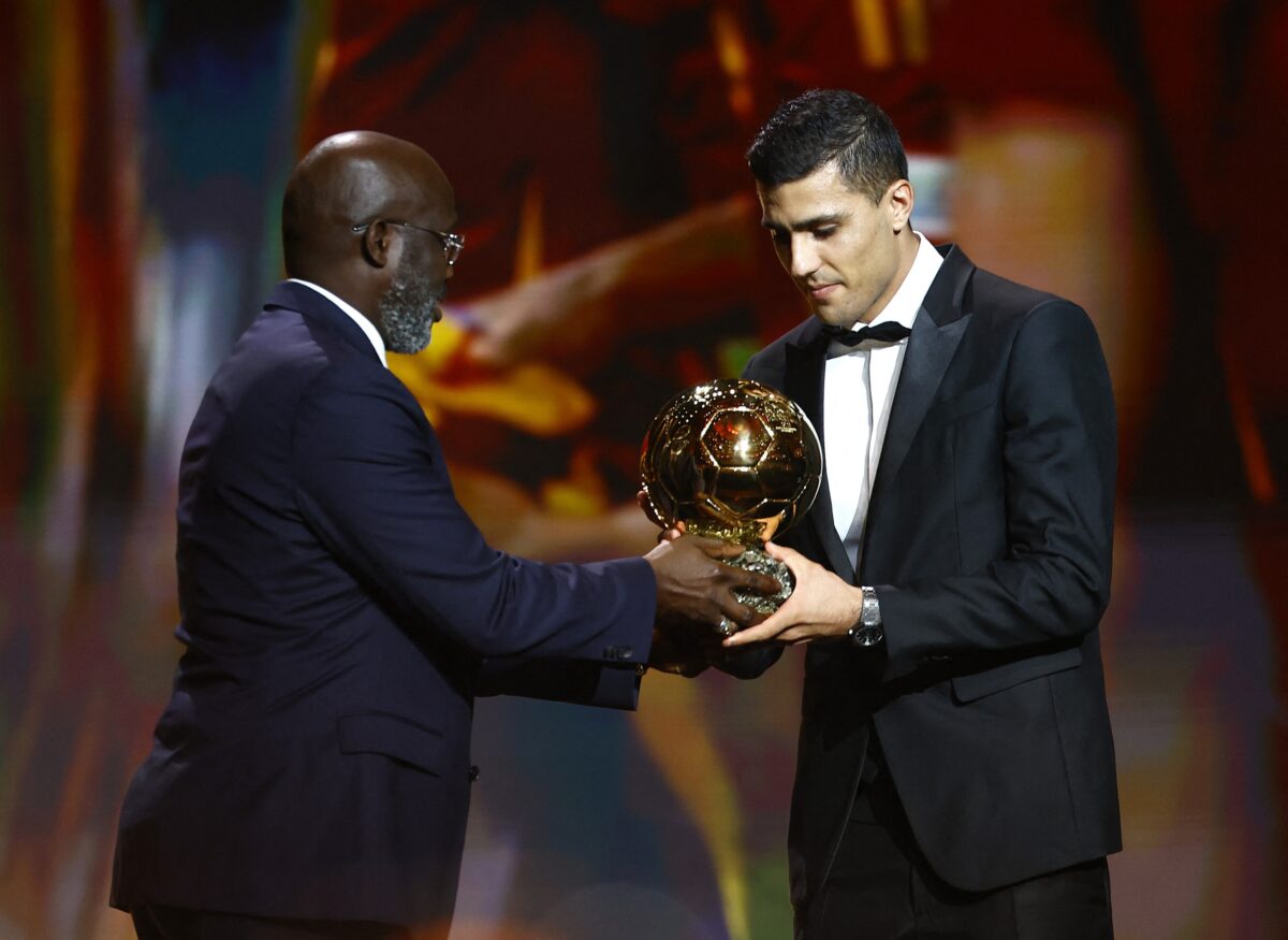 Rodri thắng ‘sốc’ Vinicius để đoạt Quả bóng vàng 2024, Lamine Yamal lại có thêm kỷ lục- Ảnh 5. Rodri thắng ‘sốc’ Vinicius để đoạt Quả bóng vàng 2024, Lamine Yamal lại có thêm kỷ lục- Ảnh 5.