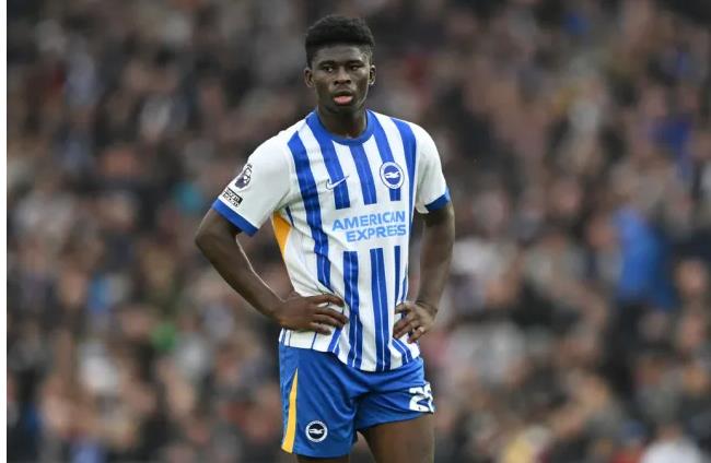 Carlos Baleba chắc chắn nằm trong tầm ngắm của Arsenal Carlos Baleba chac chan nam trong tam ngam cua Arsenal