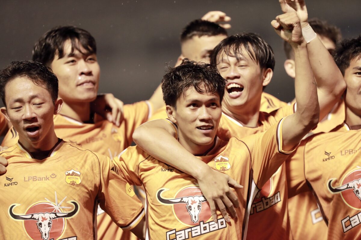 Khi HAGL của bầu Đức trở thành đội bóng 'sắt đá'- Ảnh 2. Khi HAGL của bầu Đức trở thành đội bóng 'sắt đá'- Ảnh 2.