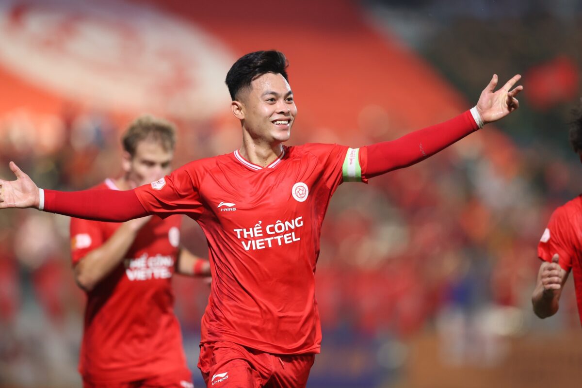 Quật ngã đội Bình Dương trong thế thiếu người, Thể Công Viettel lên đầu bảng- Ảnh 2. Quật ngã đội Bình Dương trong thế thiếu người, Thể Công Viettel lên đầu bảng- Ảnh 2.