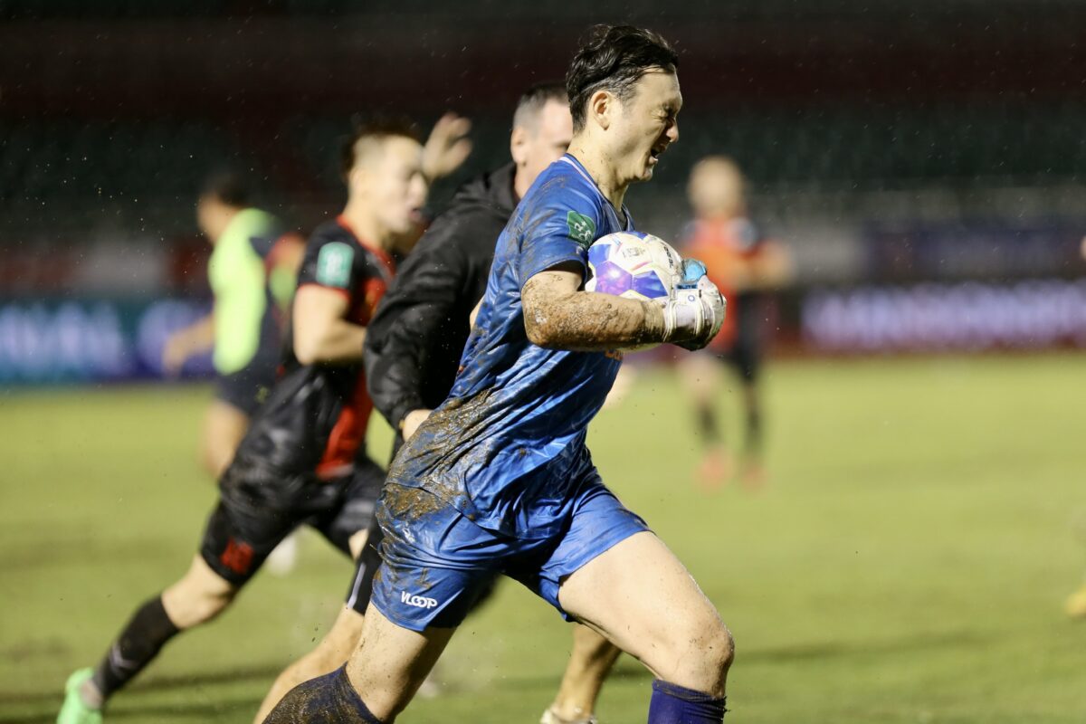 HLV Việt Thắng khen Văn Lâm, Hoàng Đức sau chiến thắng cảm xúc của CLB Ninh Bình- Ảnh 2. HLV Việt Thắng khen Văn Lâm, Hoàng Đức sau chiến thắng cảm xúc của CLB Ninh Bình- Ảnh 2.