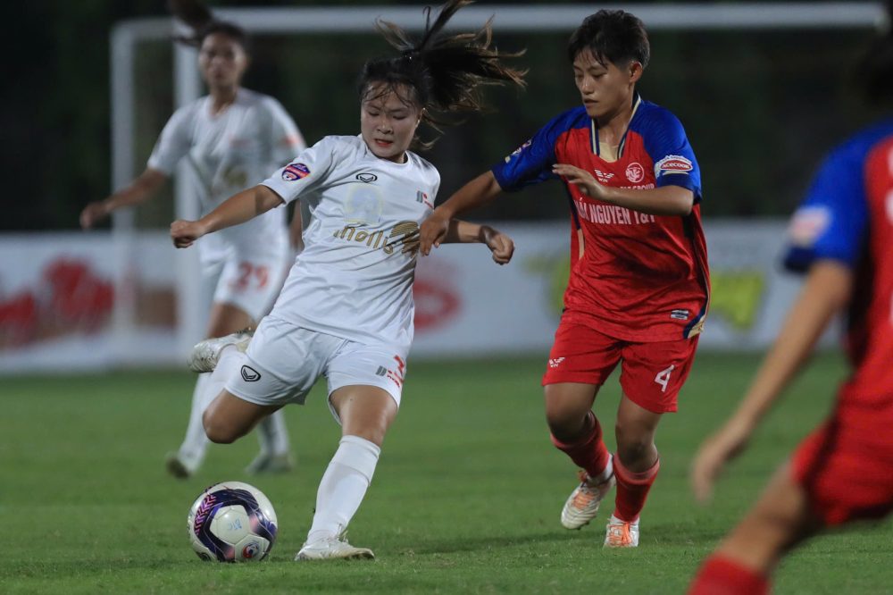 Hồng Yêu cùng Cao Thị Linh rực sáng, U.19 Phong Phú Hà Nam băng băng về đích- Ảnh 1. Hồng Yêu cùng Cao Thị Linh rực sáng, U.19 Phong Phú Hà Nam băng băng về đích- Ảnh 1.