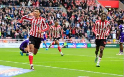 Jobe Bellingham trên đường theo bước chân của Jude Bellingham Jobe Bellingham trên đường theo bước chân của Jude Bellingham