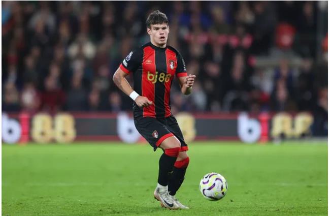 MU và Liverpool đều muốn có Milos Kerkez của Bournemouth. MU va Liverpool deu muon co Milos Kerkez cua Bournemouth.