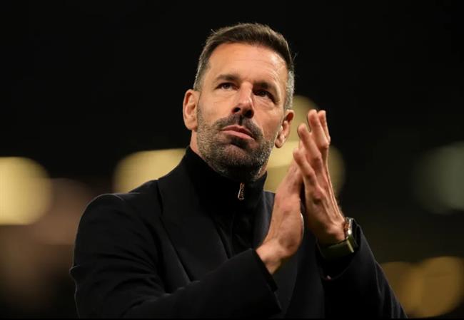 Ruud van Nistelrooy sáng cửa dẫn dắt Leicester. Ruud van Nistelrooy sang cua dan dat Leicester.