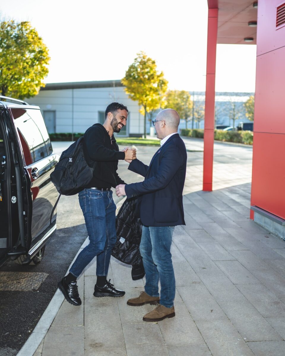 Vừa đến M.U, tân HLV Amorim quyết định sốc: Không giữ lại Van Nistelrooy!- Ảnh 1. Vừa đến M.U, tân HLV Amorim quyết định sốc: Không giữ lại Van Nistelrooy!- Ảnh 1.