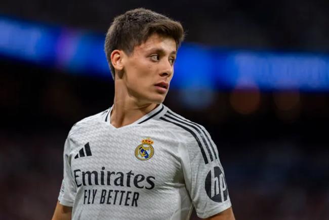 Arda Guler là một triển vọng vô cùng sáng giá tại Real Madrid Arda Guler la mot trien vong vo cung sang gia tai Real Madrid