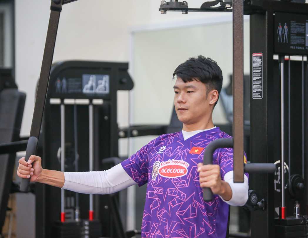 Đội tuyển Việt Nam rèn thể lực khắc nghiệt, trưởng đoàn ở AFF Cup 2024 lộ diện- Ảnh 1. Đội tuyển Việt Nam rèn thể lực khắc nghiệt, trưởng đoàn ở AFF Cup 2024 lộ diện- Ảnh 1.