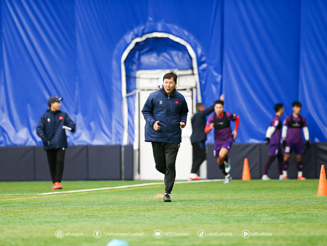 Đội tuyển Việt Nam lần đầu tiên rèn thể lực trong sân mái vòm 'xịn' nhất Hàn Quốc- Ảnh 5. Đội tuyển Việt Nam lần đầu tiên rèn thể lực trong sân mái vòm 'xịn' nhất Hàn Quốc- Ảnh 5.