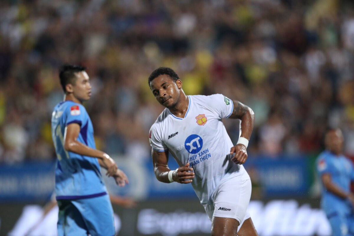 VFF báo cáo FIFA trường hợp Nguyễn Xuân Son, đội tuyển Việt Nam nín thở chờ hồi âm- Ảnh 1. VFF báo cáo FIFA trường hợp Nguyễn Xuân Son, đội tuyển Việt Nam nín thở chờ hồi âm- Ảnh 1.