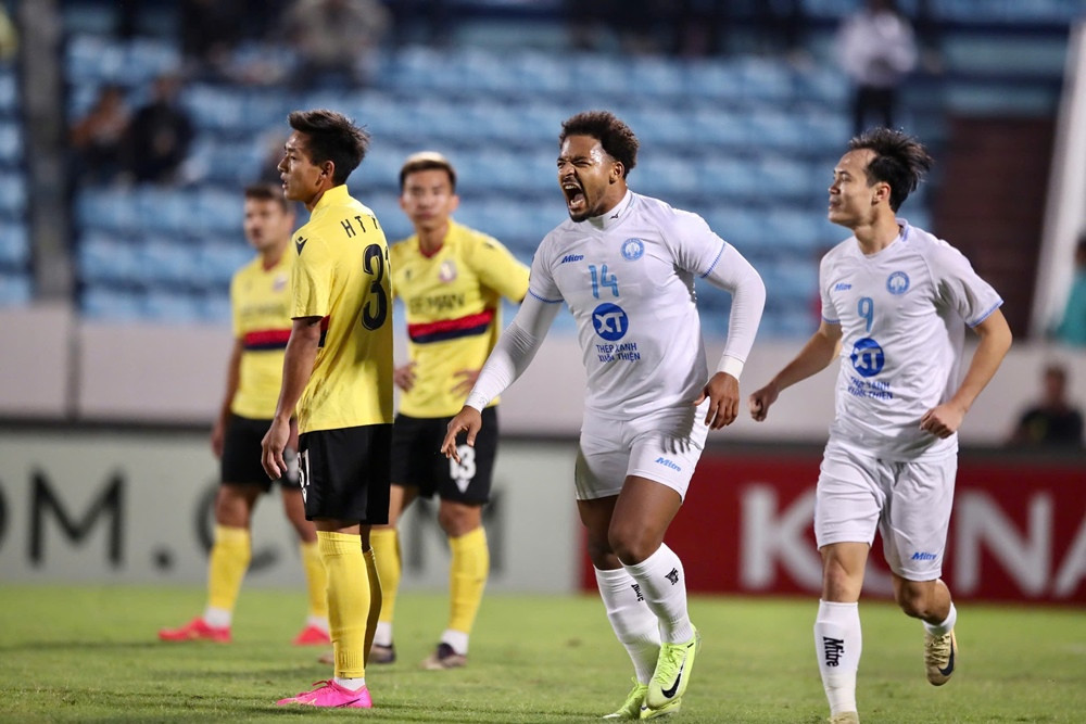 Xuân Son ghi bàn 'chào' thầy Kim Sang-sik, CLB Nam Định đi tiếp ở Cúp châu Á- Ảnh 4. Xuân Son ghi bàn 'chào' thầy Kim Sang-sik, CLB Nam Định đi tiếp ở Cúp châu Á- Ảnh 4.