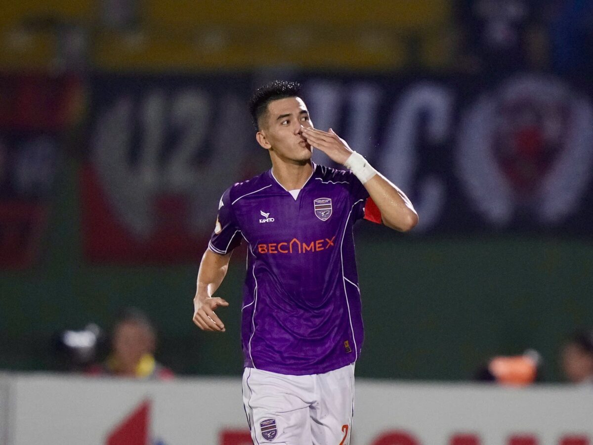 Tiến Linh đang dẫn đầu danh sách Vua phá lưới với 7 bàn sau 7 trận Tiến Linh đang dẫn đầu danh sách Vua phá lưới với 7 bàn sau 7 trận