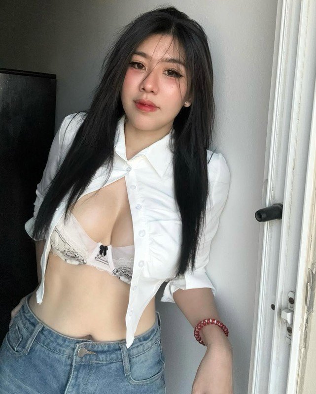 Đăng ảnh đi cafe, “hot girl nông dân” vẫn hút trọn sự chú ý - 4