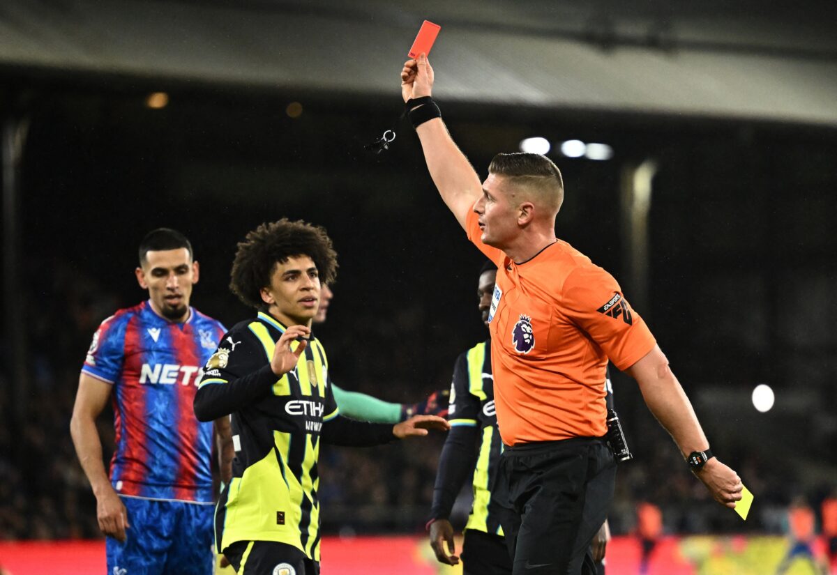 Thành Manchester có 'bão'- Ảnh 3. Thành Manchester có 'bão'- Ảnh 3.