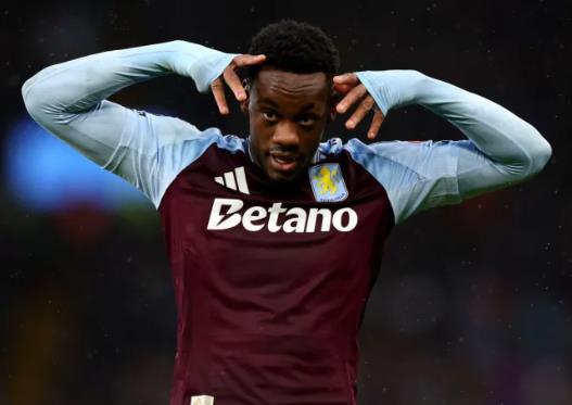 Jhon Duran lên tiếng về tương lai sau khi được Arsenal quan tâm Jhon Duran len tieng ve tuong lai sau khi duoc Arsenal quan tam