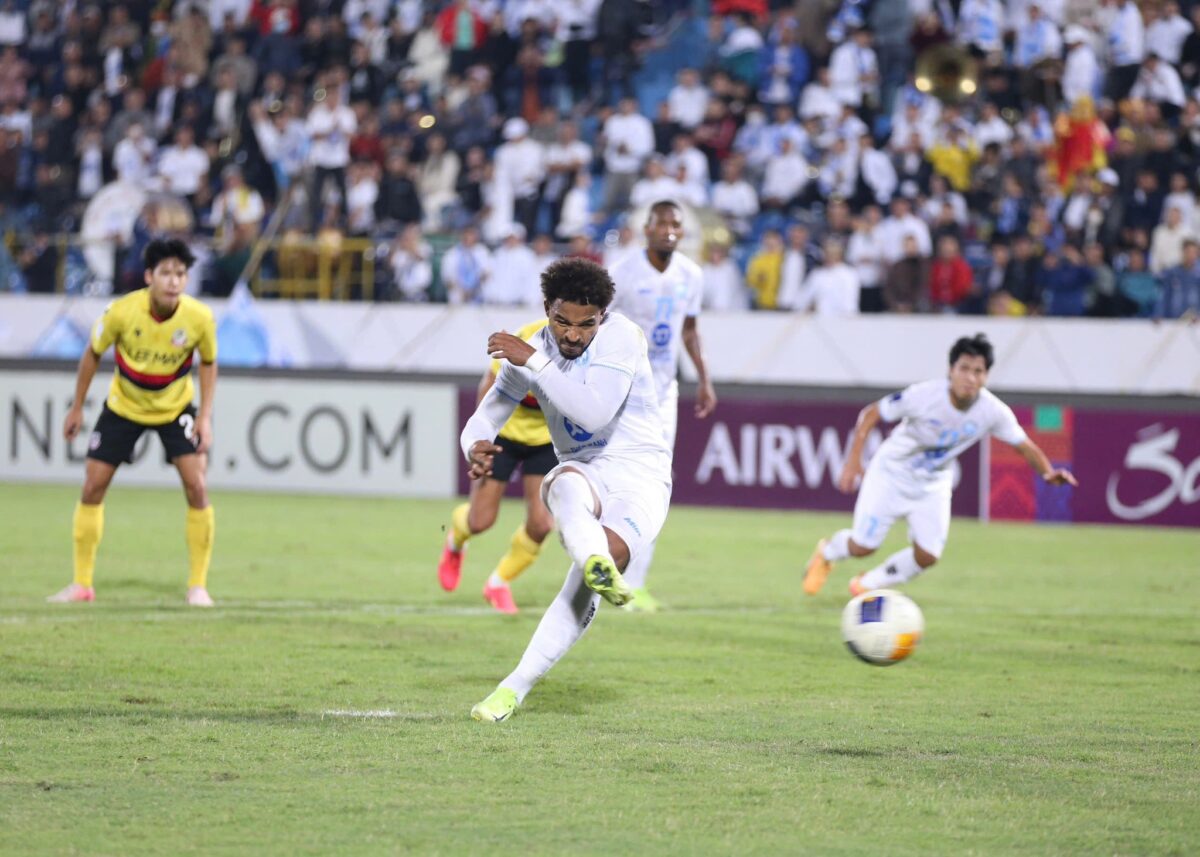 Nguyễn Xuân Son trước ngày lên đội tuyển Việt Nam: Đánh bại CLB số 1 Thái Lan?- Ảnh 1. Nguyễn Xuân Son trước ngày lên đội tuyển Việt Nam: Đánh bại CLB số 1 Thái Lan?- Ảnh 1.