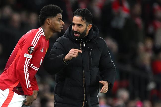 Marcus Rashford đang không được trọng dụng ở MU. Marcus Rashford dang khong duoc trong dung o MU.