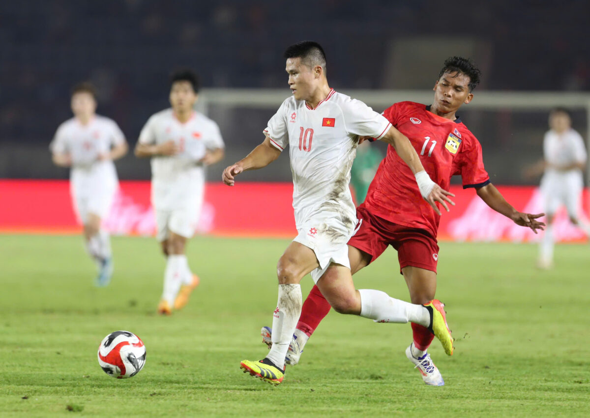 Việt Nam bất ngờ tăng nhiều bậc nhất trên bảng xếp hạng FIFA tháng 12: Nhờ AFF Cup- Ảnh 1. Việt Nam bất ngờ tăng nhiều bậc nhất trên bảng xếp hạng FIFA tháng 12: Nhờ AFF Cup- Ảnh 1.