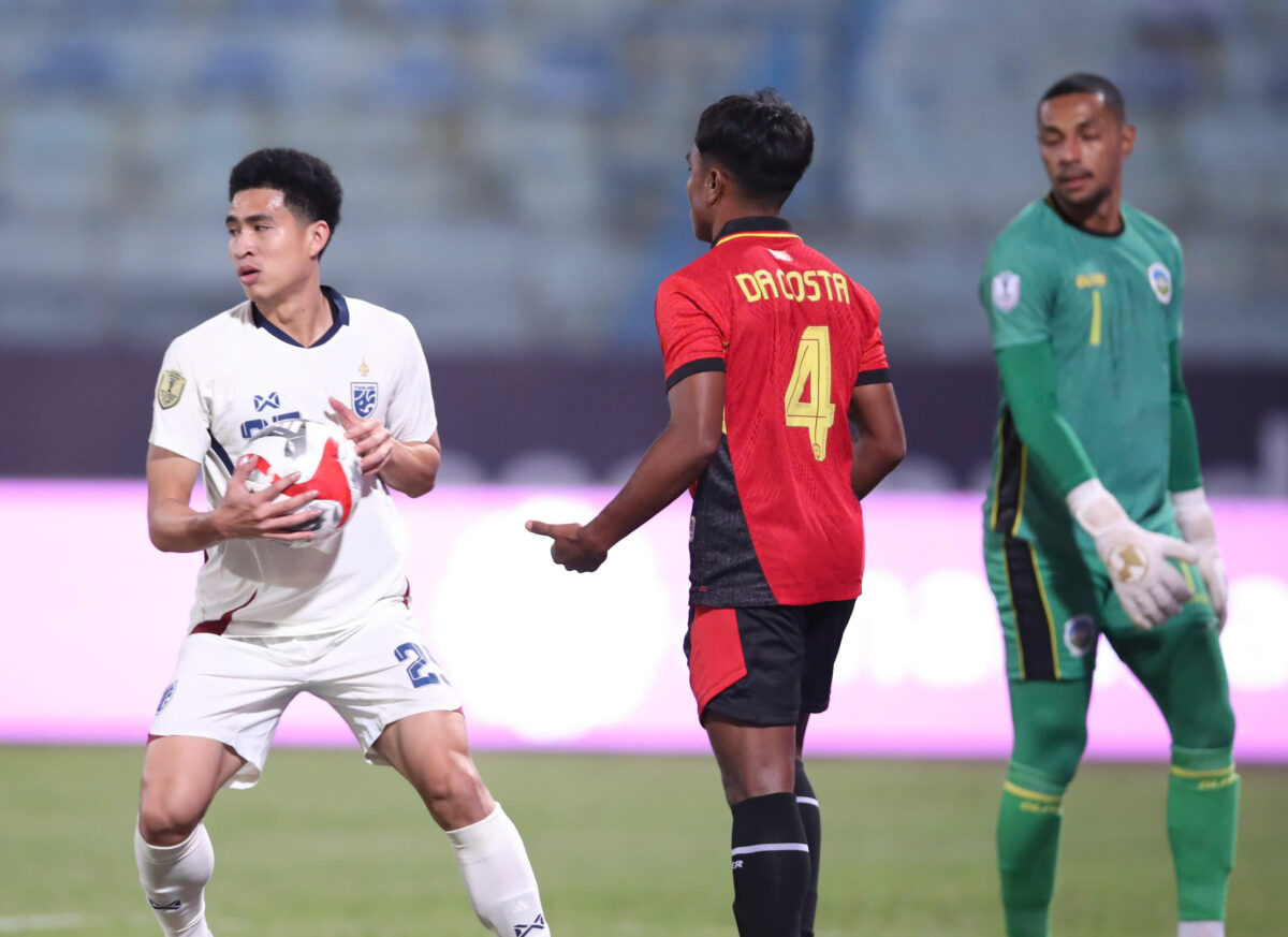 Liên tiếp ghi bàn, nhưng các cầu thủ Thái Lan vẫn muốn có thêm bàn thắng vào lưới đội Timor Leste Liên tiếp ghi bàn, nhưng các cầu thủ Thái Lan vẫn muốn có thêm bàn thắng vào lưới đội Timor Leste
