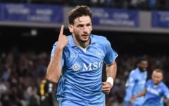 Antonio Conte xác nhận Khvicha Kvaratskhelia muốn ra đi, nhưng… Antonio Conte xác nhận Khvicha Kvaratskhelia muốn ra đi, nhưng…