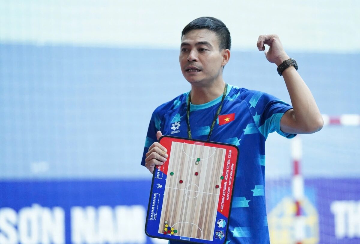Đội tuyển futsal nữ Việt Nam lọt tốp 10 thế giới, HLV Đình Hoàng được vinh danh- Ảnh 2. Đội tuyển futsal nữ Việt Nam lọt tốp 10 thế giới, HLV Đình Hoàng được vinh danh- Ảnh 2.