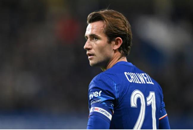 Ben Chilwell không được trọng dụng ở Chelsea. Ben Chilwell khong duoc trong dung o Chelsea.