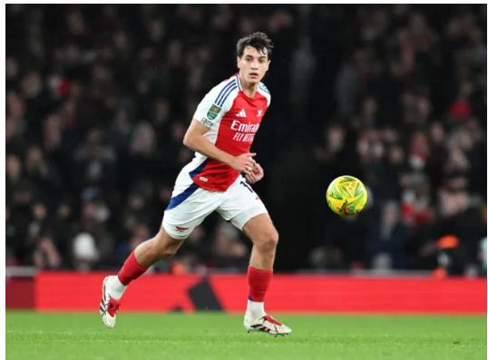 Arsenal chốt giá bán Jakub Kiwior Arsenal chot gia ban Jakub Kiwior