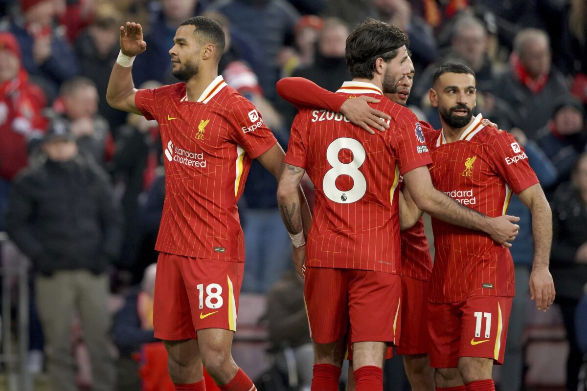 Liverpool trình diễn sức mạnh hủy diệt, Arsenal 'mướt mồ hôi' mới thắng sau tấm thẻ đỏ- Ảnh 2. Liverpool trình diễn sức mạnh hủy diệt, Arsenal 'mướt mồ hôi' mới thắng sau tấm thẻ đỏ- Ảnh 2.