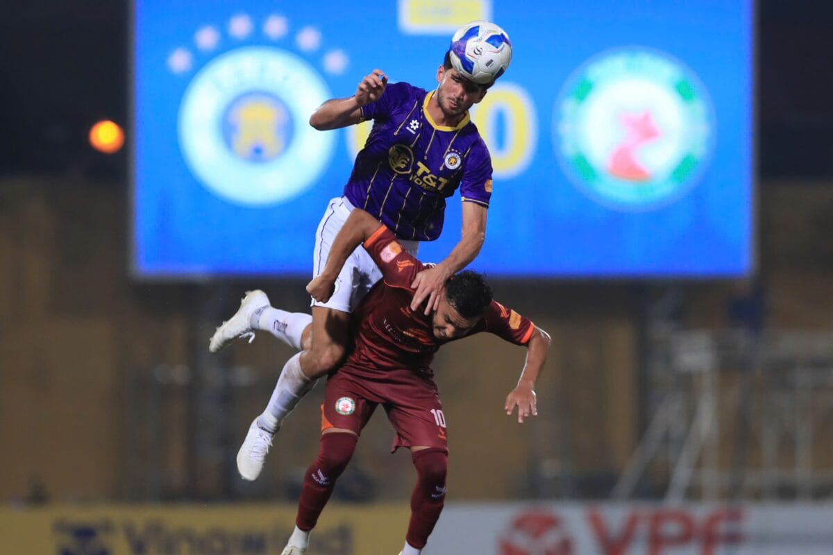 Nhiều ngôi sao Việt kiều rực sáng ở V-League: Đội tuyển Việt Nam vui lây!- Ảnh 3. Nhiều ngôi sao Việt kiều rực sáng ở V-League: Đội tuyển Việt Nam vui lây!- Ảnh 3.