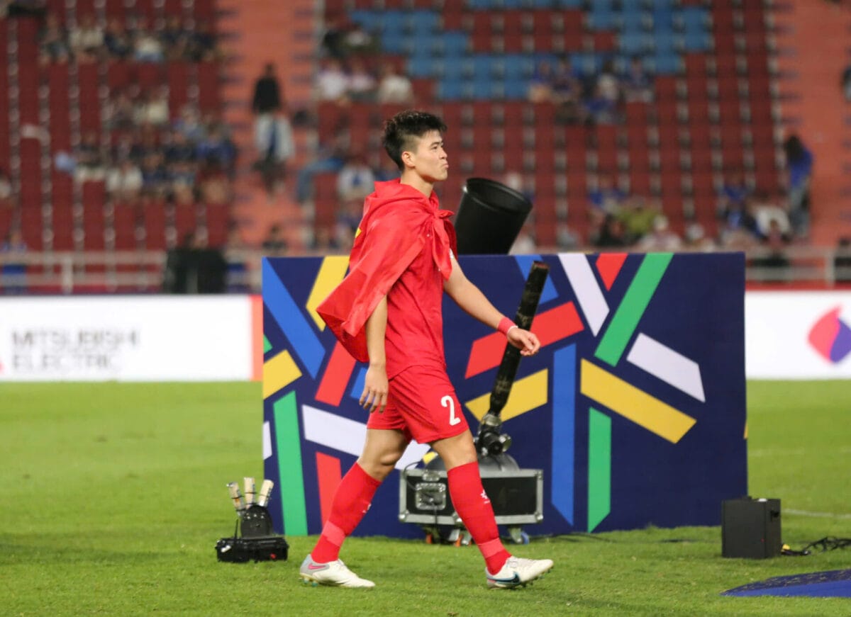 Khoảnh khắc đội tuyển Việt Nam nâng cao cúp vô địch AFF Cup 2024: Rưng rưng!- Ảnh 9. Khoảnh khắc đội tuyển Việt Nam nâng cao cúp vô địch AFF Cup 2024: Rưng rưng!- Ảnh 9.