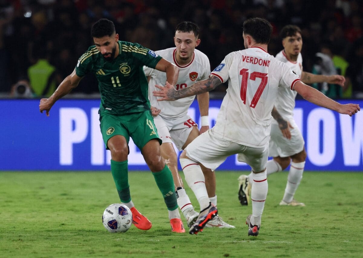 Madam Pang không sa thải HLV Ishii dù thua Việt Nam, Indonesia mời thêm Louis van Gaal- Ảnh 2. Madam Pang không sa thải HLV Ishii dù thua Việt Nam, Indonesia mời thêm Louis van Gaal- Ảnh 2.