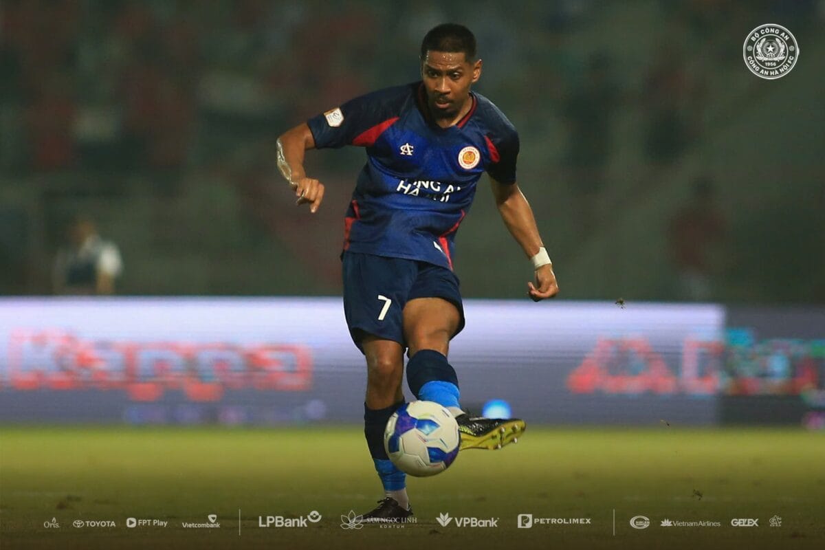 Nhiều ngôi sao Việt kiều rực sáng ở V-League: Đội tuyển Việt Nam vui lây!- Ảnh 2. Nhiều ngôi sao Việt kiều rực sáng ở V-League: Đội tuyển Việt Nam vui lây!- Ảnh 2.