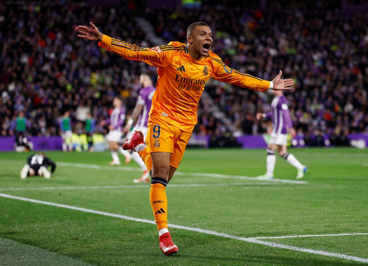 Mbappe ghi cú hat-trick đầu tiên trong màu áo CLB Real Madrid Mbappe ghi cú hat-trick đầu tiên trong màu áo CLB Real Madrid