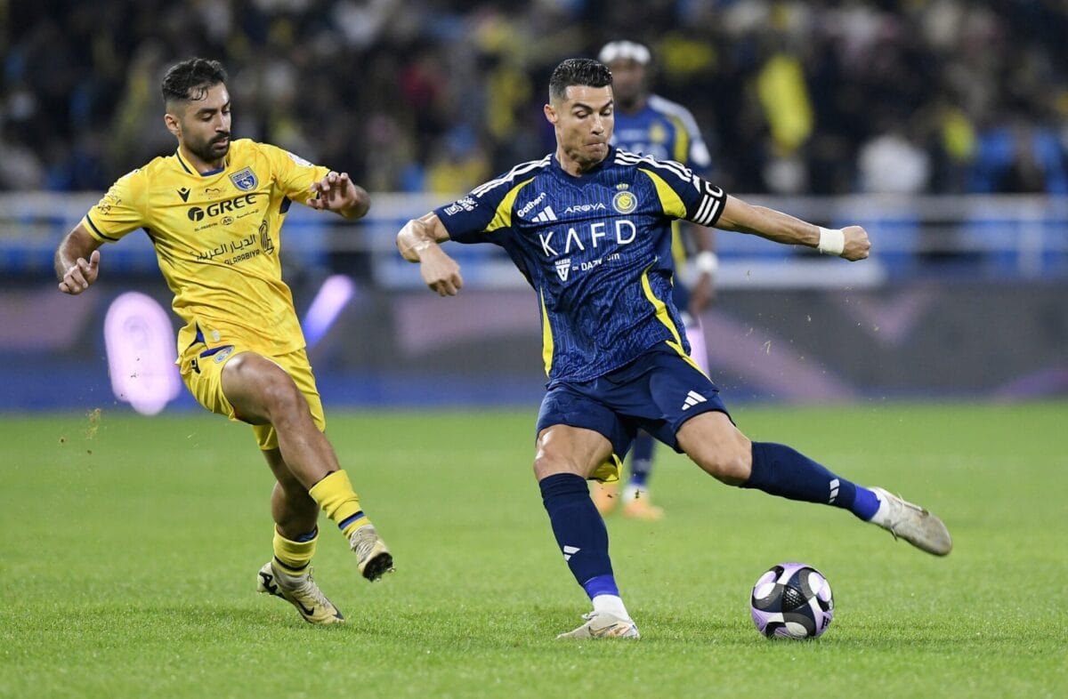 Erling Haaland và Ronaldo mỗi ngày kiếm được bao nhiêu tiền khi ký hợp đồng mới?- Ảnh 1. Erling Haaland và Ronaldo mỗi ngày kiếm được bao nhiêu tiền khi ký hợp đồng mới?- Ảnh 1.