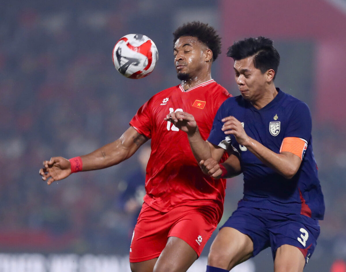 HLV Kim Sang-sik nhắc đến thầy Park, tiếc nuối: 'Giá như Xuân Son...'- Ảnh 1. HLV Kim Sang-sik nhắc đến thầy Park, tiếc nuối: 'Giá như Xuân Son...'- Ảnh 1.