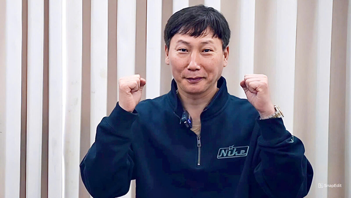 Biểu cảm của HLV Kim Sang-sik khi chúc tết "năm mới đại hồng phát" Biểu cảm của HLV Kim Sang-sik khi chúc tết "năm mới đại hồng phát"