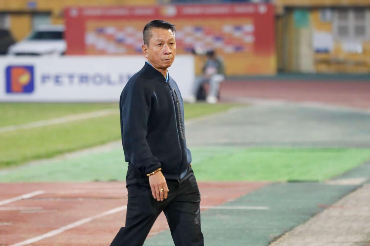 Nhiều HLV ở V-League bị cấm chỉ đạo: Đừng làm gương xấu cho học trò!- Ảnh 4. Nhiều HLV ở V-League bị cấm chỉ đạo: Đừng làm gương xấu cho học trò!- Ảnh 4.