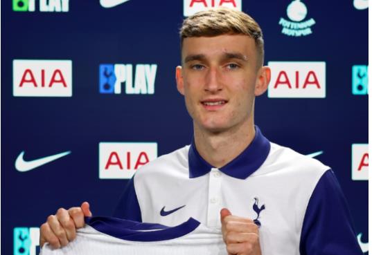 Tottenham chiêu mộ thành công Mason Melia. Tottenham chieu mo thanh cong Mason Melia.