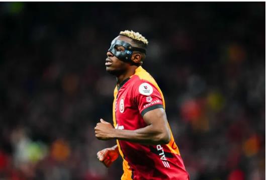 Victor Osimhen được nhiều đội bóng lớn ở Anh quan tâm. Victor Osimhen duoc nhieu doi bong lon o Anh quan tam.