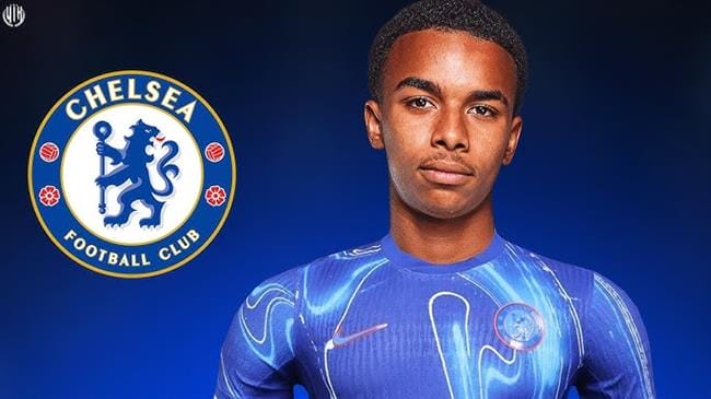 Chelsea đang ở rất gần Eli Junior Kroupi. Chelsea dang o rat gan Eli Junior Kroupi.