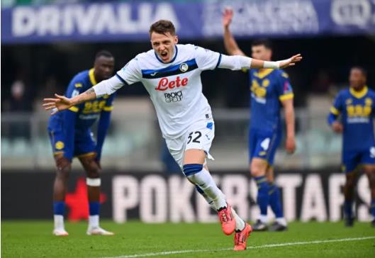 MU và Arsenal quan tâm tiền đạo Mateo Retegui. MU va Arsenal quan tam tien dao Mateo Retegui.