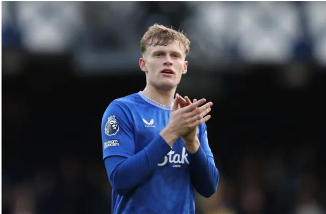 Jarrad Branthwaite được nhiều đội bóng lớn quan tâm Jarrad Branthwaite duoc nhieu doi bong lon quan tam