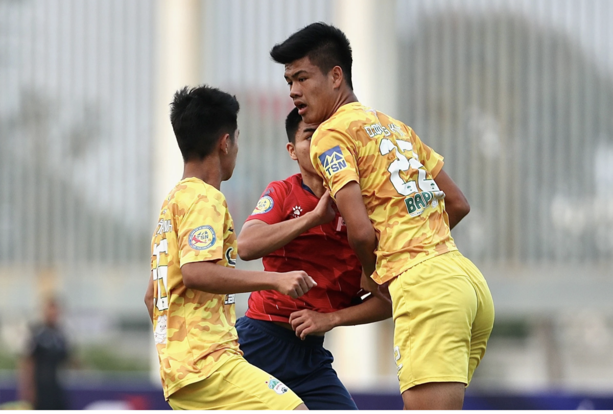 Độc lạ dàn sao trẻ của HAGL: Có cầu thủ cao tới gần 2 m!- Ảnh 3. Độc lạ dàn sao trẻ của HAGL: Có cầu thủ cao tới gần 2 m!- Ảnh 3.