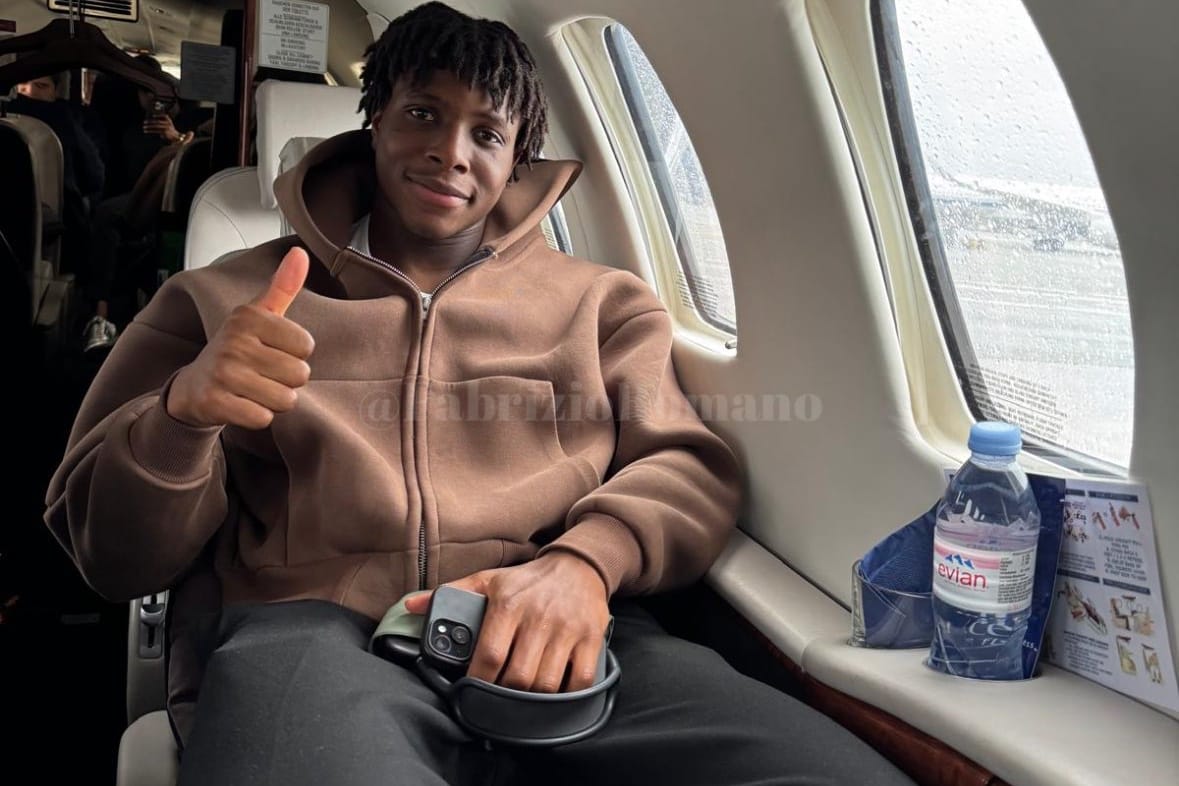 Patrick Dorgu trên đường gia nhập Man United Patrick Dorgu tren duong gia nhap Man United