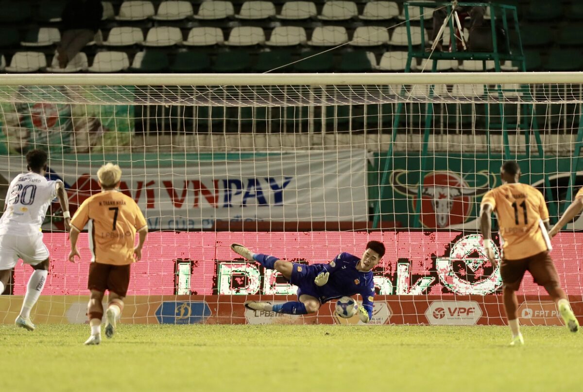 BXH V-League: CLB Hà Nội ‘thay tướng đổi vận’ leo lên tốp 3, HAGL thiệt đơn thiệt kép- Ảnh 2. BXH V-League: CLB Hà Nội ‘thay tướng đổi vận’ leo lên tốp 3, HAGL thiệt đơn thiệt kép- Ảnh 2.