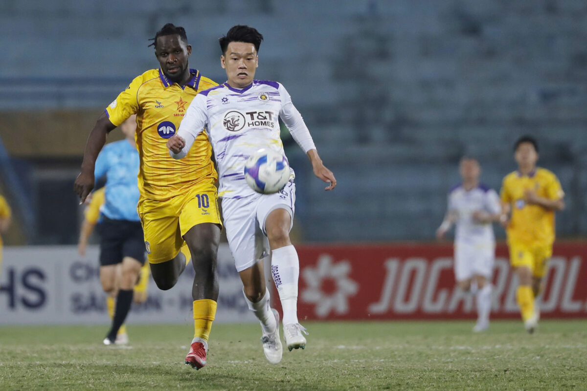 CLB Hà Nội thắng đậm SLNA: Lại là 'cứu tinh' Văn Quyết, HLV Hoàng Văn Phúc sung sướng- Ảnh 1. CLB Hà Nội thắng đậm SLNA: Lại là 'cứu tinh' Văn Quyết, HLV Hoàng Văn Phúc sung sướng- Ảnh 1.