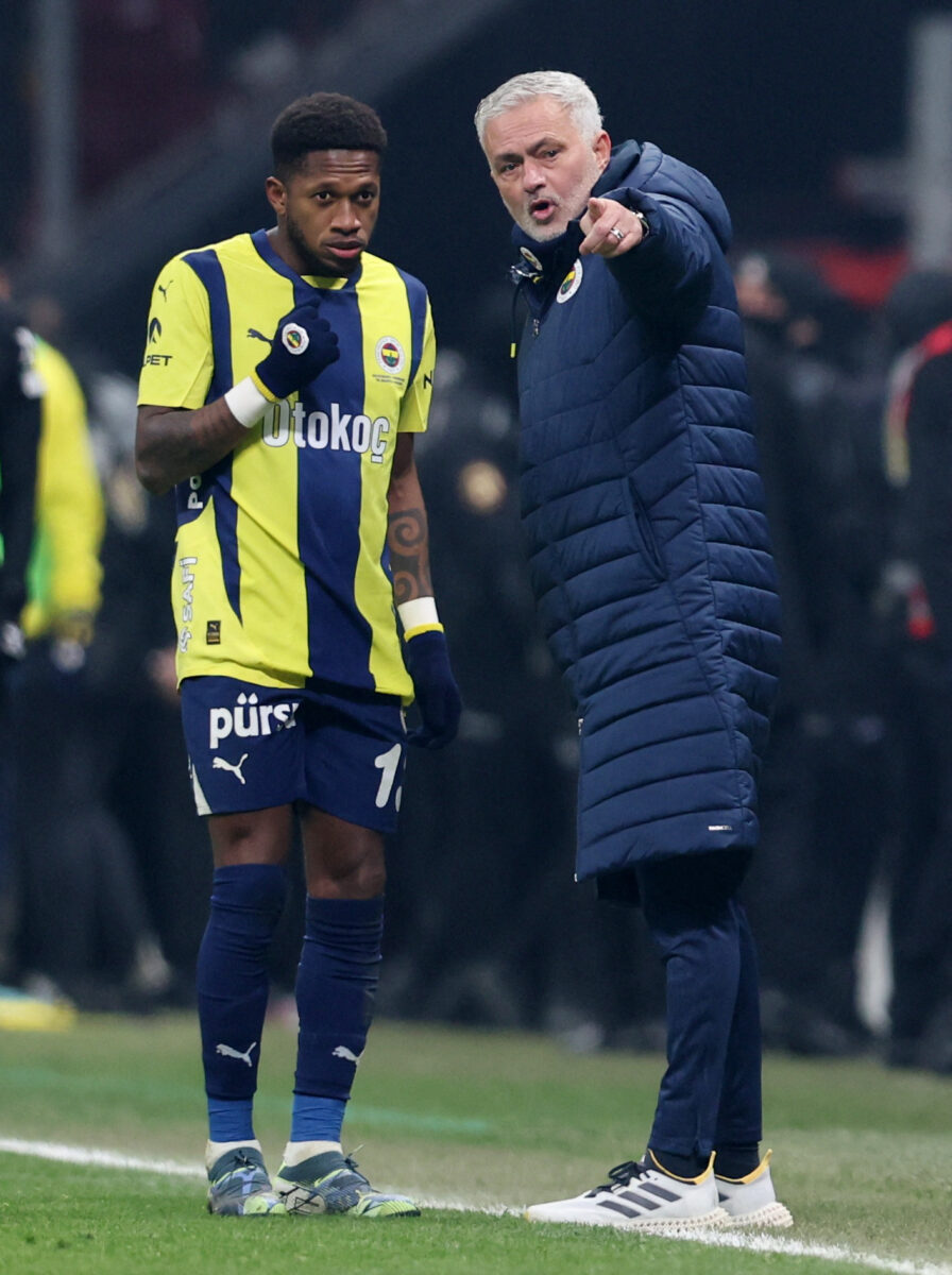 HLV Mourinho bị kiện vì ví von cầu thủ đối phương ‘nhảy nhót như khỉ’- Ảnh 2. HLV Mourinho bị kiện vì ví von cầu thủ đối phương ‘nhảy nhót như khỉ’- Ảnh 2.