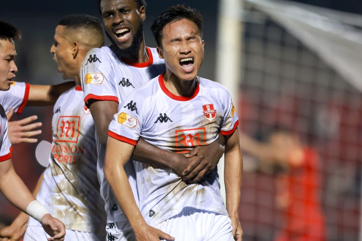 CLB Hải Phòng đang quật khởi mạnh mẽ CLB Hải Phòng đang quật khởi mạnh mẽ